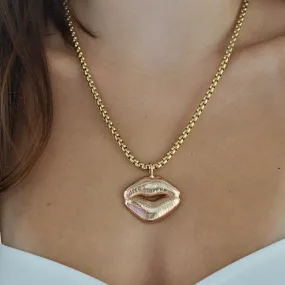 KACEY Lip Necklace